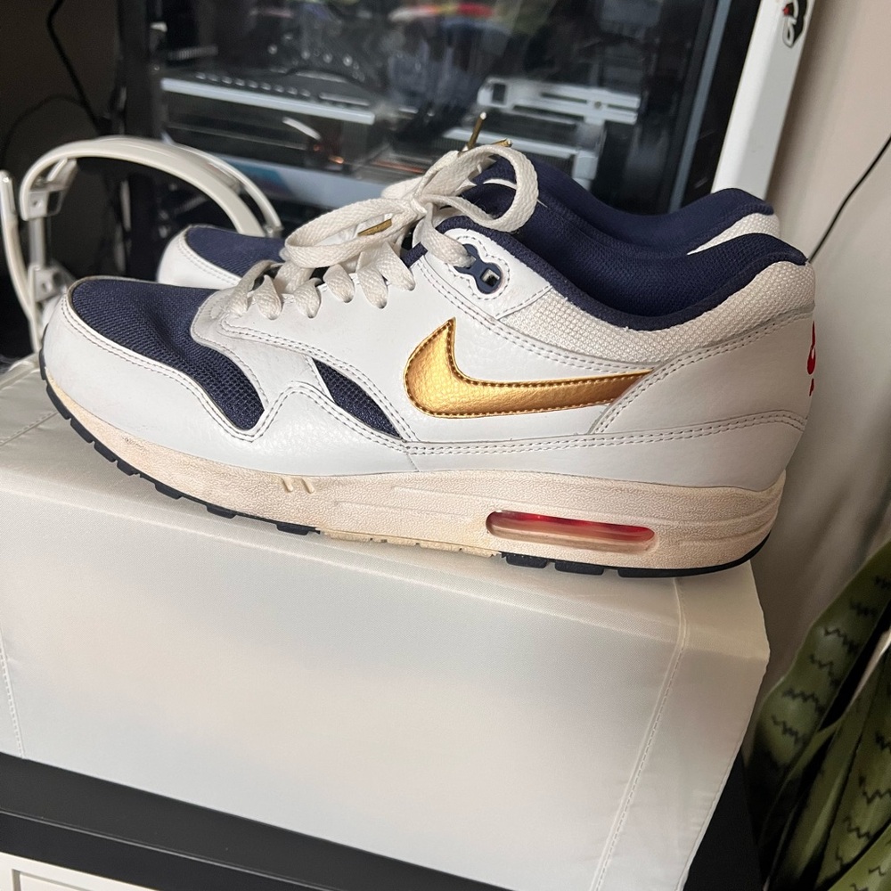 Nike Kids' White & Navy Sneakers with Gold Swoosh